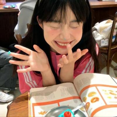 今日吃瓜热搜榜 - 某知名导演被曝潜规则多名女演员，圈内人心惶惶